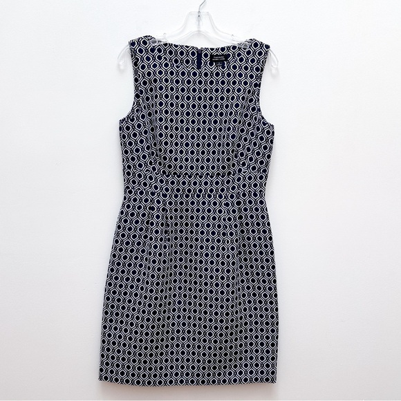 Tahari Dresses & Skirts - Tahari Mod Print Jacquard Sheath Dress